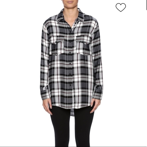 Cupcakes and Cashmere Cruz high low flannel top Medium - Picture 5 of 14